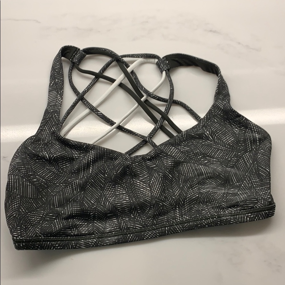 Lululemon sports bra